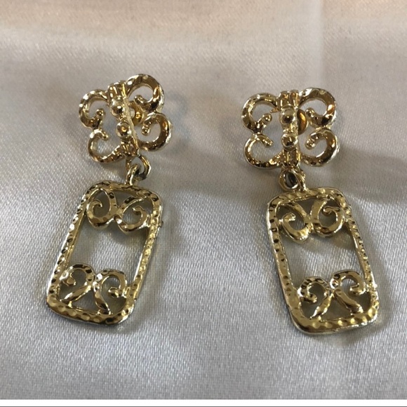 Earrings, Gold tone dangle with scroll design - Picture 2 of 3